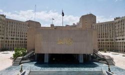 النفط توضح بشأن رسو ناقلة بنزين جديدة وتؤكد: أوقفنا الاستيراد